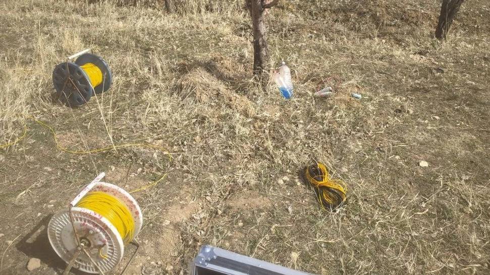 مطالعات ژئوفیزیکی در روستای قلعه استان قزوین جهت شناسایی رگه آبدار با استفاده از روش دوبعدی مطالعات ژئوفیزیکی در روستای قلعه استان قزوین جهت شناسایی رگه آبدار با استفاده از روش دوبعدی